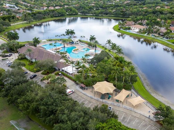 1012 Tupelo Way, Weston FL 33327