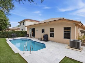 14033 N Cypress Cove Cir, Davie FL 33325