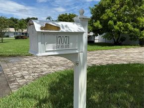 17071 SW 85th Ave, Palmetto Bay FL 33157