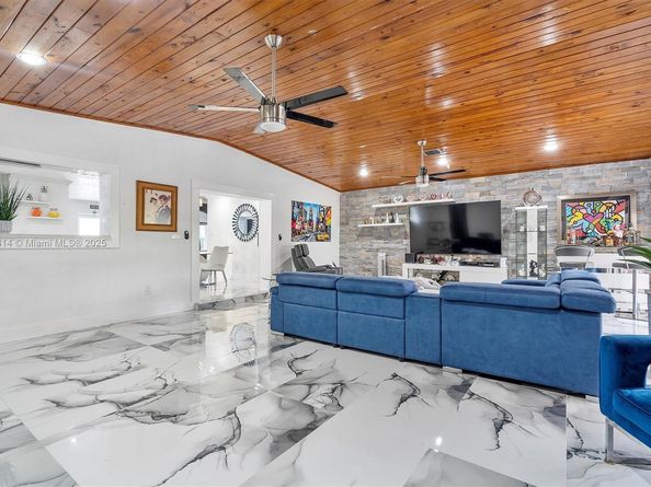 12121 SW 107th St, Miami FL 33186