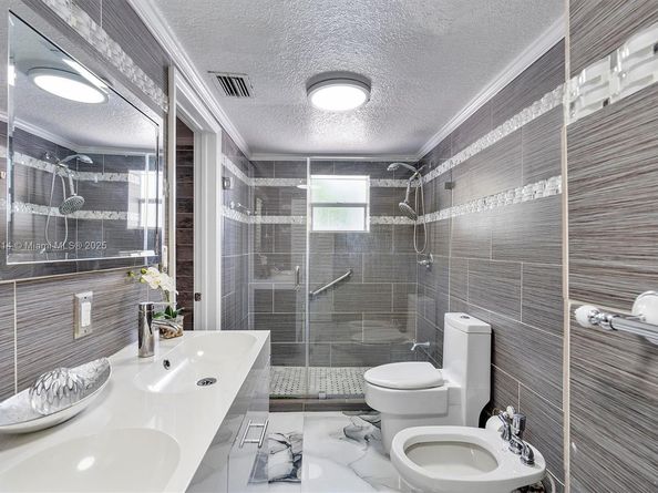 12121 SW 107th St, Miami FL 33186