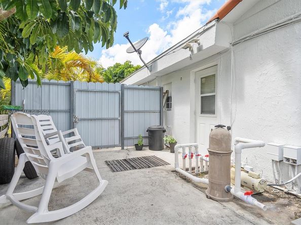 12121 SW 107th St, Miami FL 33186