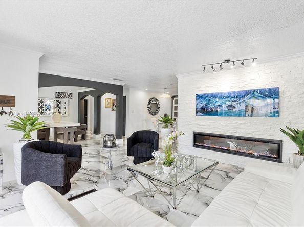 12121 SW 107th St, Miami FL 33186