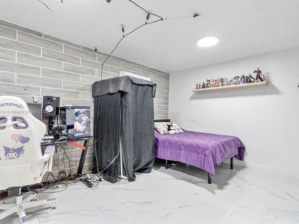 12121 SW 107th St, Miami FL 33186