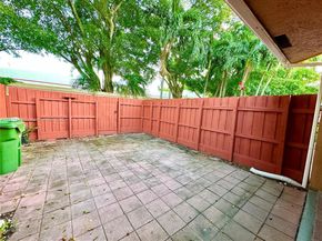 10554 NW 3rd St, Pembroke Pines FL 33026