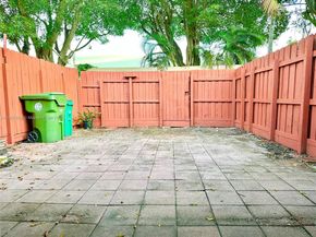 10554 NW 3rd St, Pembroke Pines FL 33026