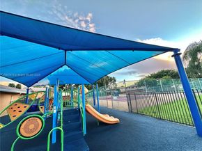 10554 NW 3rd St, Pembroke Pines FL 33026