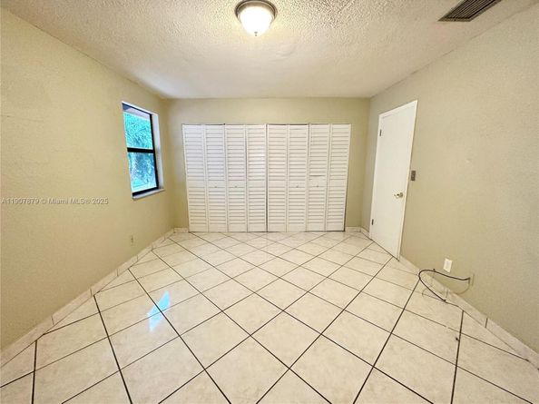 10554 NW 3rd St, Pembroke Pines FL 33026