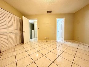 10554 NW 3rd St, Pembroke Pines FL 33026