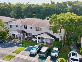 10554 NW 3rd St, Pembroke Pines FL 33026