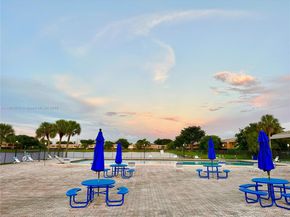 10554 NW 3rd St, Pembroke Pines FL 33026