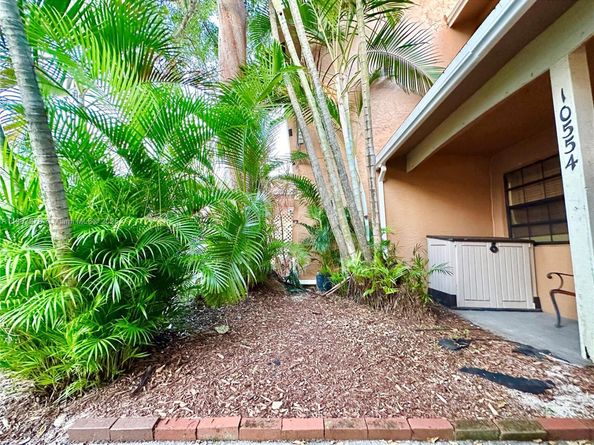10554 NW 3rd St, Pembroke Pines FL 33026
