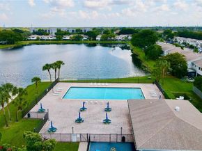 10554 NW 3rd St, Pembroke Pines FL 33026