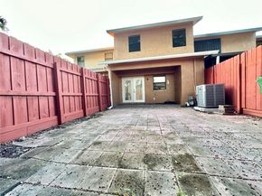 10554 NW 3rd St, Pembroke Pines FL 33026