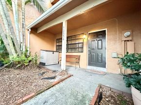 10554 NW 3rd St, Pembroke Pines FL 33026