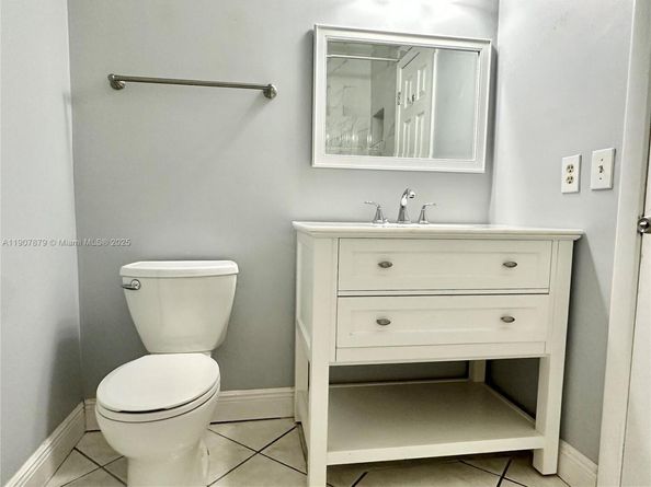 10554 NW 3rd St, Pembroke Pines FL 33026