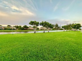 10554 NW 3rd St, Pembroke Pines FL 33026