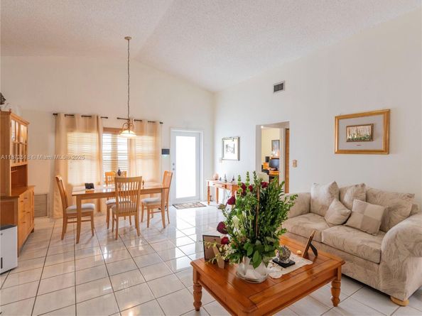 15275 SW 56th Ter, Miami FL 33193