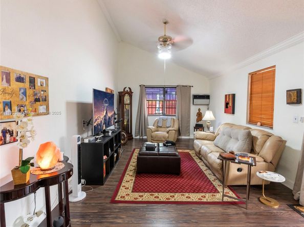 15275 SW 56th Ter, Miami FL 33193