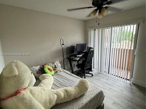 12032 S Las Palmas Dr, Pembroke Pines FL 33025