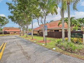 12032 S Las Palmas Dr, Pembroke Pines FL 33025
