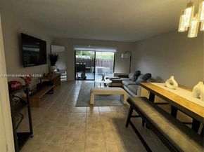 12032 S Las Palmas Dr, Pembroke Pines FL 33025