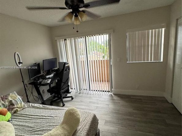 12032 S Las Palmas Dr, Pembroke Pines FL 33025