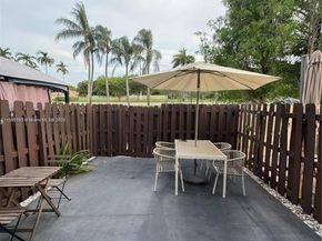 12032 S Las Palmas Dr, Pembroke Pines FL 33025