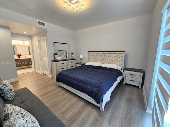 1938 Jackson St 202, Hollywood FL 33020