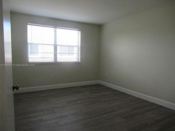 6825 SW 45th Ln 12, Miami FL 33155