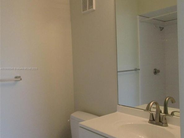 6825 SW 45th Ln 12, Miami FL 33155