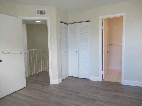 6825 SW 45th Ln 12, Miami FL 33155
