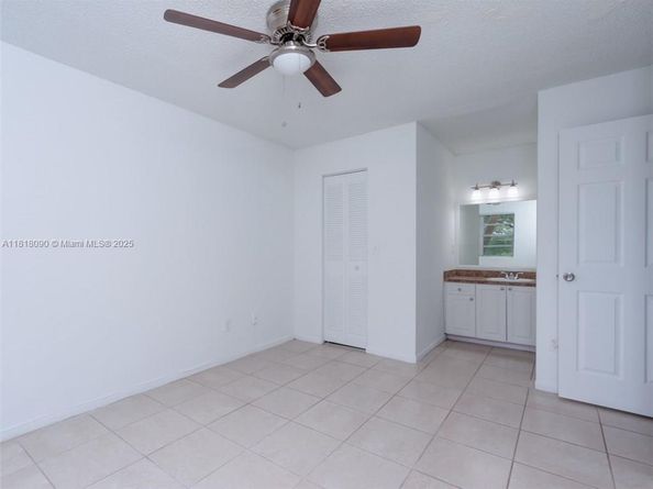 1235 SW 46th Ave 707, Pompano Beach FL 33069