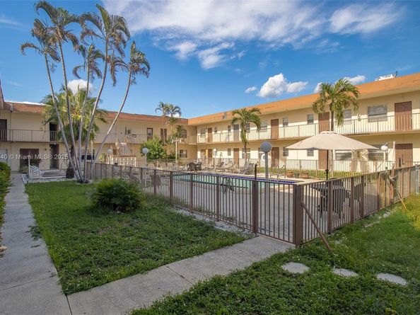 415 NE 2nd St 223, Hallandale Beach FL 33009