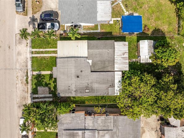 561 E 62nd St, Hialeah FL 33013