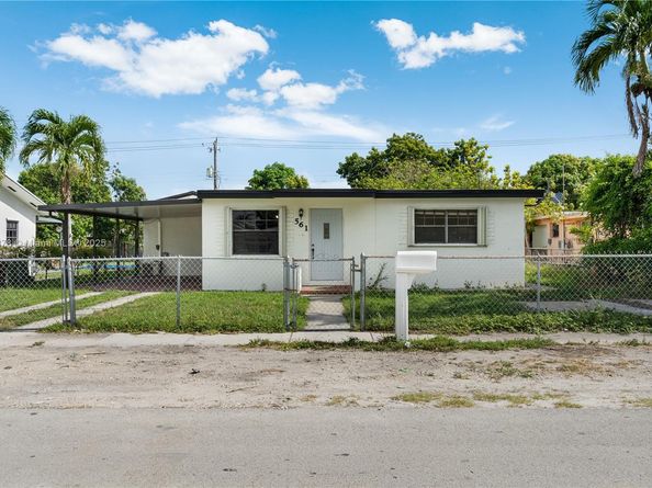 561 E 62nd St, Hialeah FL 33013