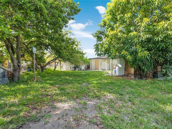 561 E 62nd St, Hialeah FL 33013