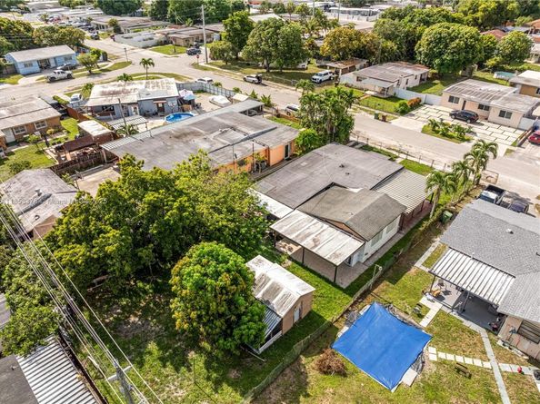 561 E 62nd St, Hialeah FL 33013