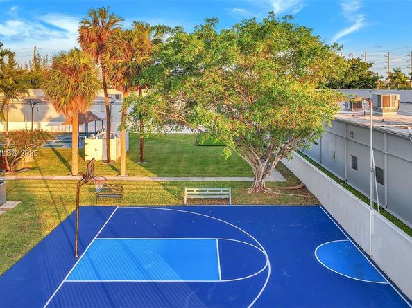 5230 SW 26th Ave, Dania Beach FL 33312