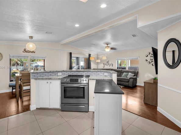 5230 SW 26th Ave, Dania Beach FL 33312