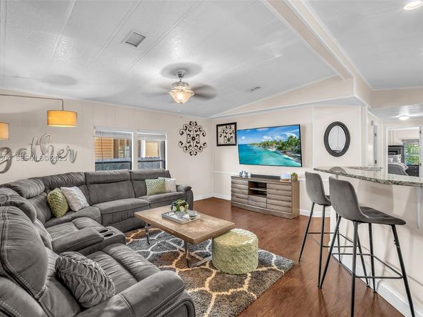 5230 SW 26th Ave, Dania Beach FL 33312