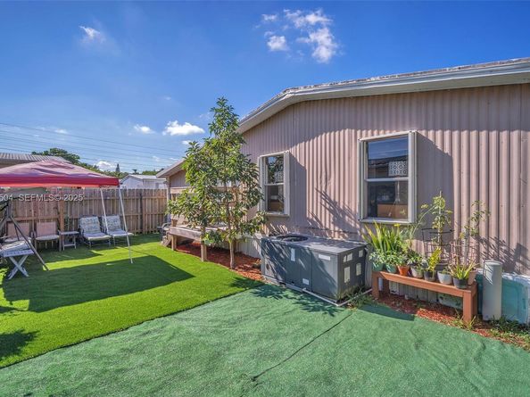 5230 SW 26th Ave, Dania Beach FL 33312