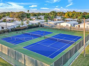 5230 SW 26th Ave, Dania Beach FL 33312