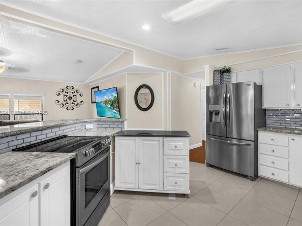 5230 SW 26th Ave, Dania Beach FL 33312