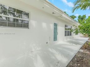 4731 Pierce St, Hollywood FL 33021