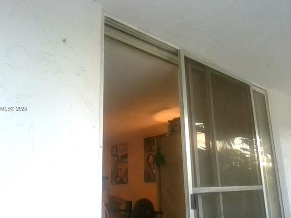 496 NW 165th St Rd D314, Miami FL 33169