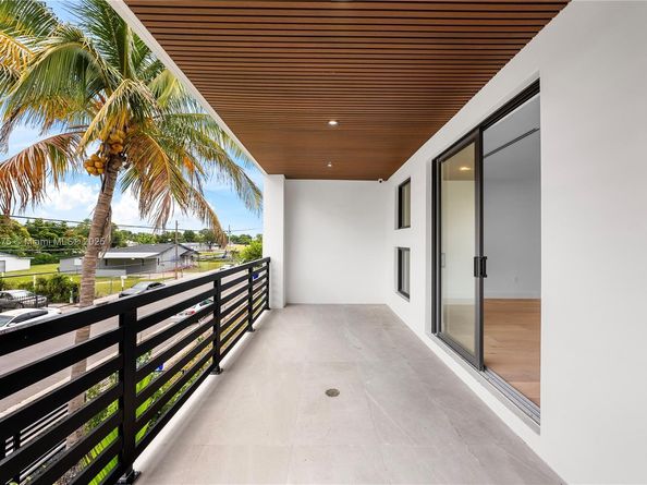 260 NW 47th St, Miami FL 33127