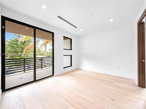 260 NW 47th St, Miami FL 33127