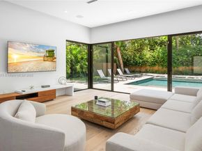 260 NW 47th St, Miami FL 33127
