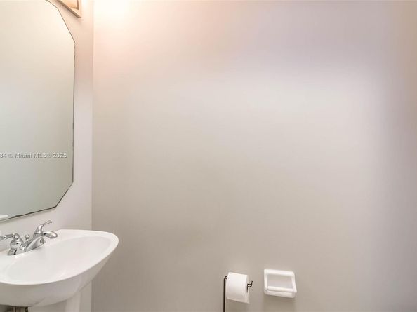 4907 Pelican Mnr, Coconut Creek FL 33073
